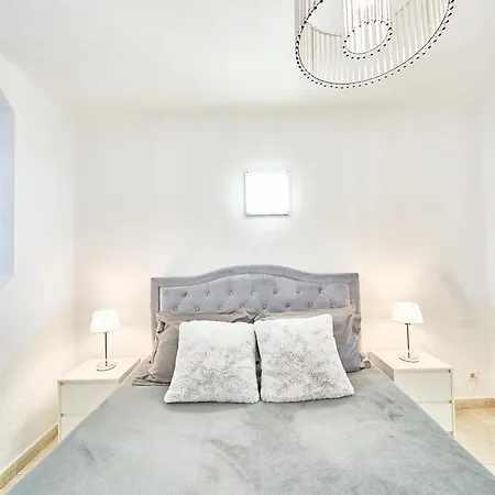 Great Location Studio35 Apartman *